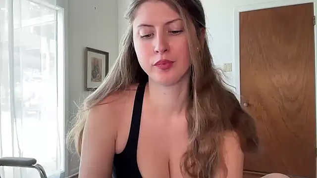 Snapshot of YUMIandbigWOLF chatting on June 2026 09:40:01 PM YUMIandbigWOLF online show from June 2026 09:40:01 PM