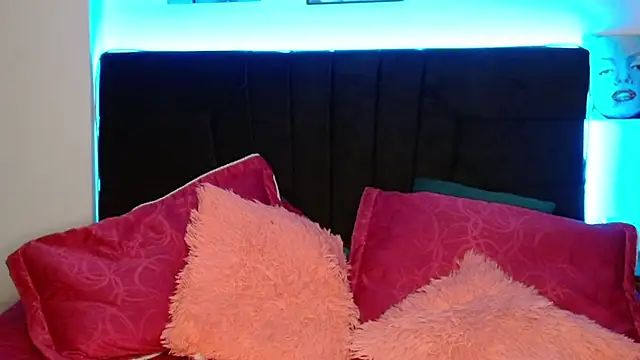 Snapshot of pearllatin chatting on January 2025 11:50:01 PM pearllatin online show from January 2025 11:50:01 PM