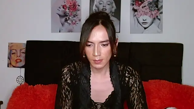 Snapshot of pearllatin chatting on October 2025 01:24:02 AM pearllatin online show from October 2025 01:24:02 AM