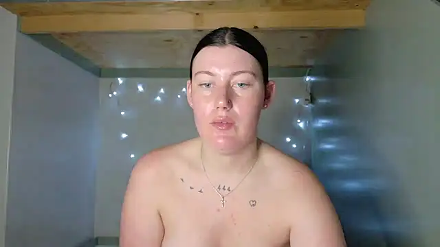 C1eopatra online show from November 2025 07:06:01 PM