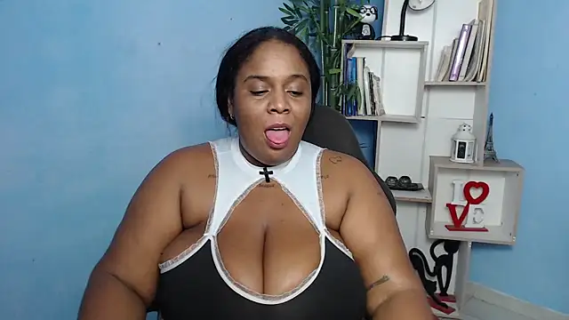 bbw charlote online show from January 2025 06:33:02 PM