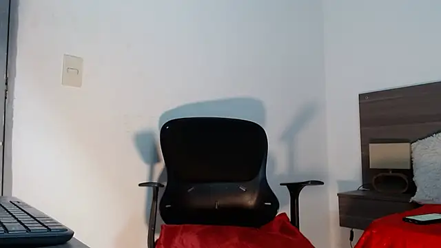 Mila cams1  online show from February 2026 10:47:01 AM