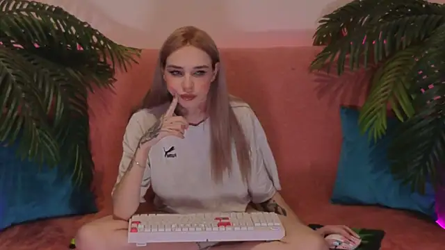 StellaSweetness online show from February 2025 02:58:02 PM