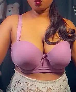 SLteena online show from March 2026 03:41:01 PM