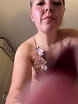 Snapshot of xxcurvyjessiexx chatting on November 2025 07:59:02 PM xxcurvyjessiexx online show from November 2025 07:59:02 PM