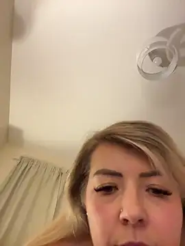 Snapshot of xxcurvyjessiexx chatting on November 2025 08:32:01 PM xxcurvyjessiexx online show from November 2025 08:32:01 PM