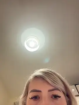 Snapshot of xxcurvyjessiexx chatting on December 2025 06:27:02 PM xxcurvyjessiexx online show from December 2025 06:27:02 PM