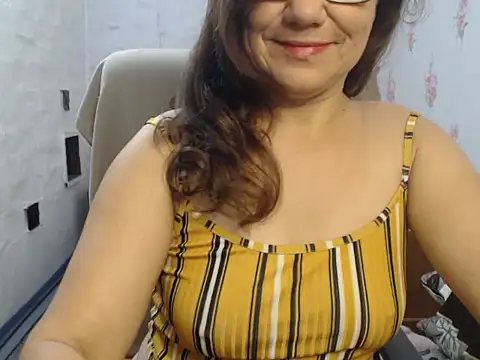 Snapshot of KittyyLaBeauty chatting on November 2025 06:14:02 AM KittyyLaBeauty online show from November 2025 06:14:02 AM