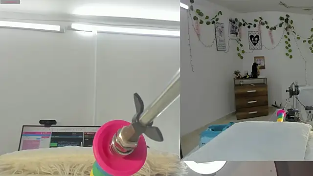 Daki Ume  online show from November 2025 02:33:01 AM