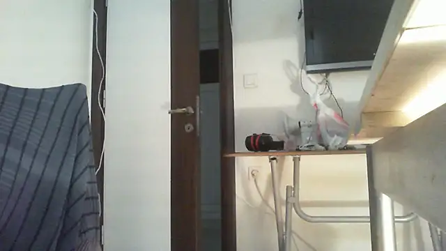 Snapshot of thekeys chatting on February 2026 10:01:01 AM thekeys online show from February 2026 10:01:01 AM