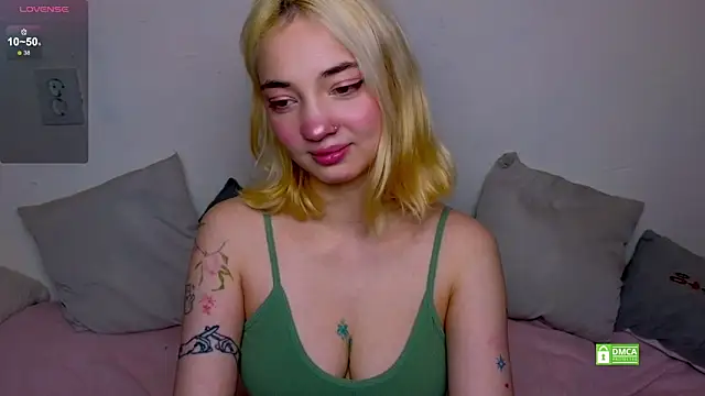 Snapshot of sandra_belll chatting on September 2025 03:39:01 PM sandra belll online show from September 2025 03:39:01 PM