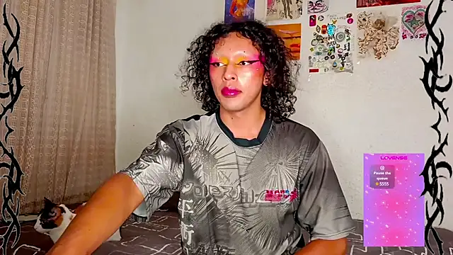 Snapshot of angelsdustxxx chatting on January 2025 06:03:02 AM angelsdustxxx online show from January 2025 06:03:02 AM