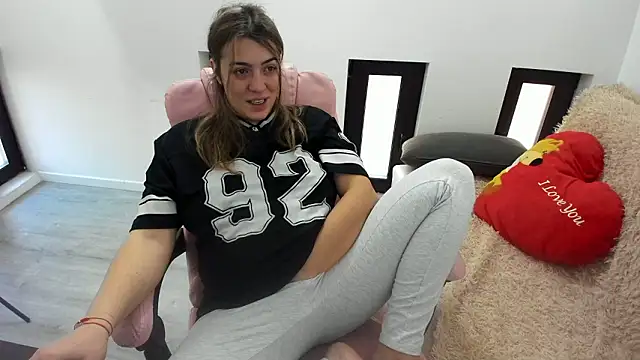 Snapshot of Dyana_Kaylinn chatting on March 2026 05:11:01 AM Dyana Kaylinn online show from March 2026 05:11:01 AM