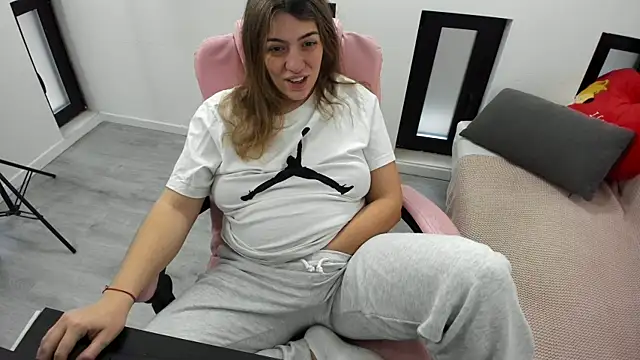 Snapshot of Dyana_Kaylinn chatting on March 2026 05:40:02 AM Dyana Kaylinn online show from March 2026 05:40:02 AM