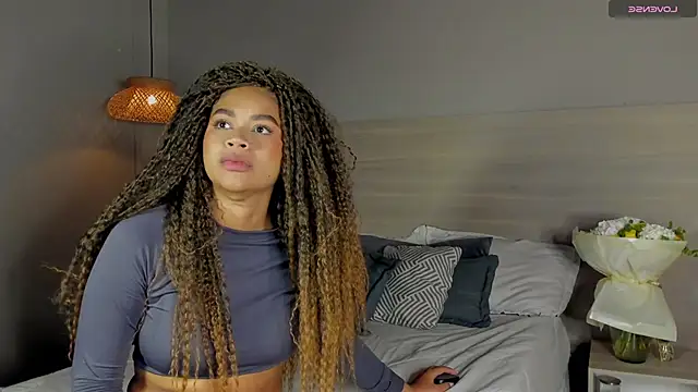 nayah   online show from October 2025 08:28:01 PM