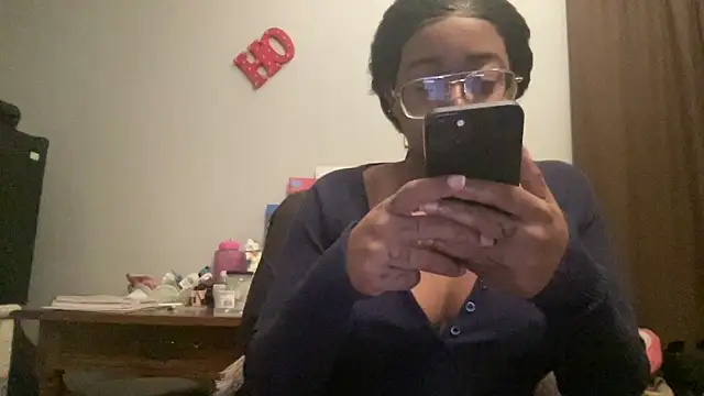 MommyConfident online show from November 2025 08:24:02 PM