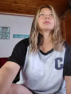 Snapshot of Devil_Sara chatting on December 2025 06:01:02 PM Devil Sara online show from December 2025 06:01:02 PM