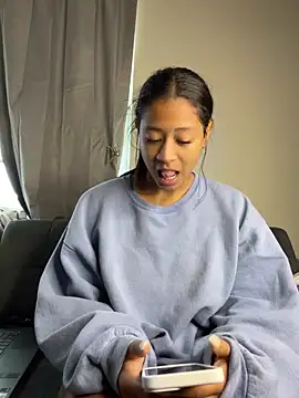 VanessaBling online show from December 2024 04:06:01 PM