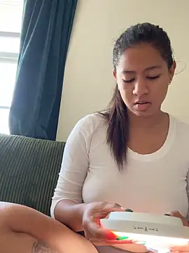 VanessaBling online show from November 2025 09:07:01 PM