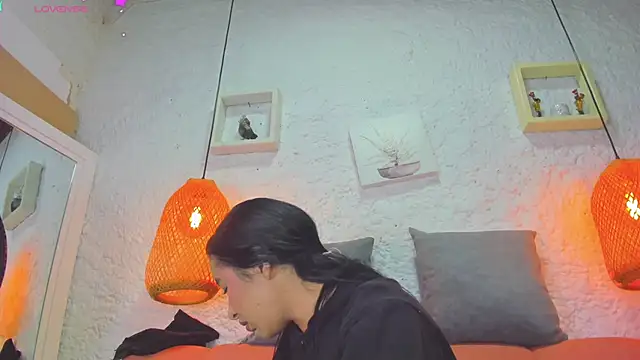 emiily s online show from October 2025 12:04:02 PM