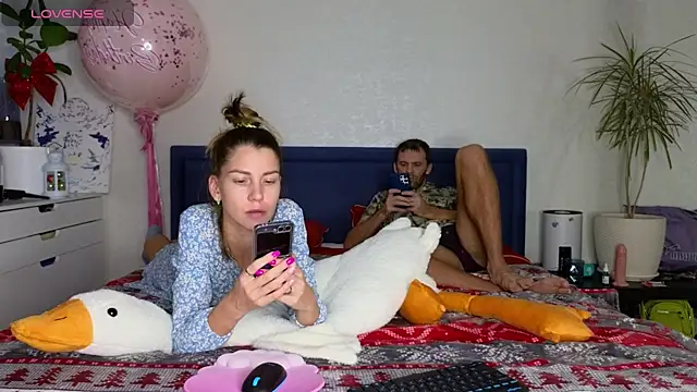 Snapshot of FoxLoveBasik chatting on December 2024 06:10:01 PM FoxLoveBasik online show from December 2024 06:10:01 PM