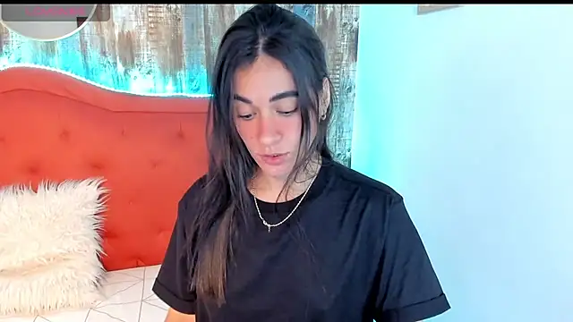 Snapshot of Emma_Sophia2 chatting on February 2025 06:35:01 AM Emma Sophia2 online show from February 2025 06:35:01 AM
