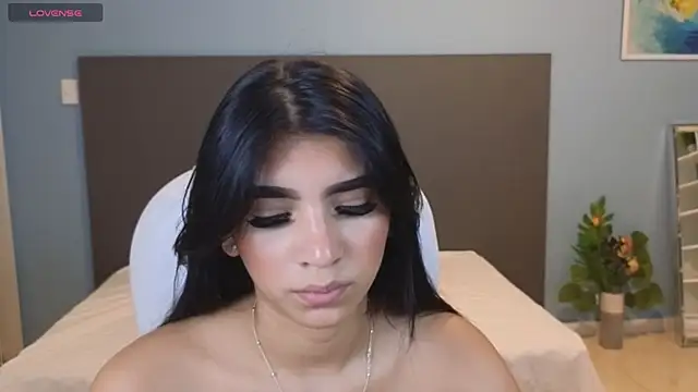 Snapshot of maiaa_ruiz chatting on January 2025 01:28:01 PM maiaa ruiz online show from January 2025 01:28:01 PM