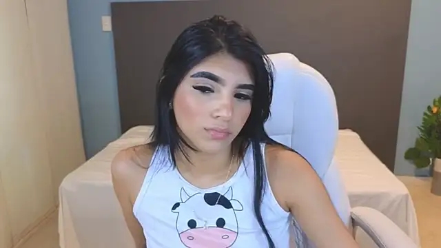 Snapshot of maiaa_ruiz chatting on January 2025 01:46:01 PM maiaa ruiz online show from January 2025 01:46:01 PM