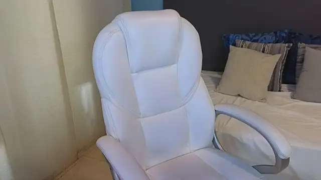Snapshot of maiaa_ruiz chatting on January 2025 04:13:02 PM maiaa ruiz online show from January 2025 04:13:02 PM