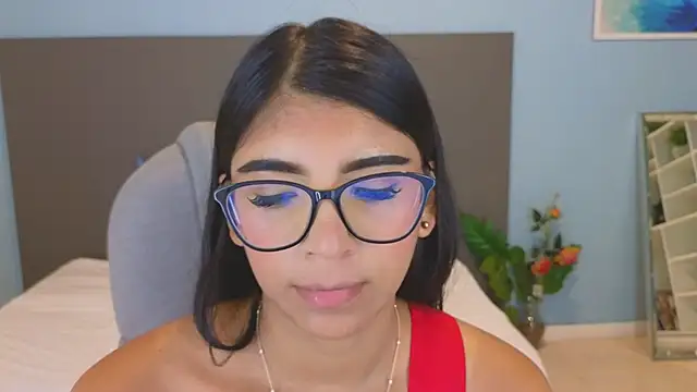 Snapshot of maiaa_ruiz chatting on October 2025 03:01:01 PM maiaa ruiz online show from October 2025 03:01:01 PM