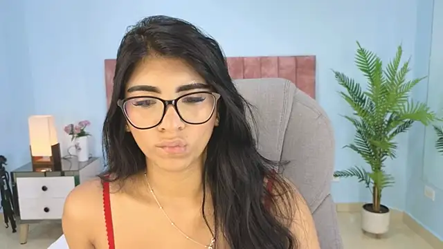 Snapshot of maiaa_ruiz chatting on November 2025 02:49:01 PM maiaa ruiz online show from November 2025 02:49:01 PM