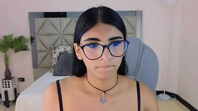 Snapshot of maiaa_ruiz chatting on November 2025 02:43:02 PM maiaa ruiz online show from November 2025 02:43:02 PM