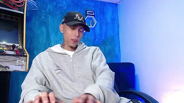 Snapshot of Liam_lee chatting on January 2025 12:52:01 PM Liam lee online show from January 2025 12:52:01 PM