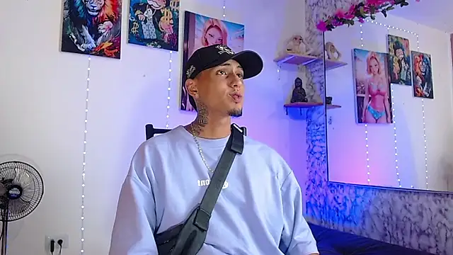 Liam lee online show from October 2025 09:59:02 PM