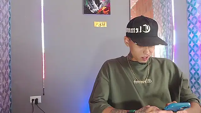 Liam lee online show from May 2026 08:49:02 PM