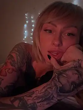 haileyhope  online show from October 2025 09:42:01 PM