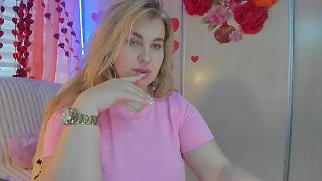 CoraSwon online show from February 2025 07:34:01 AM