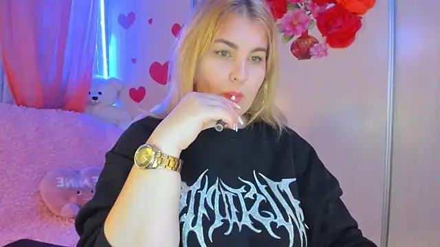 CoraSwon online show from February 2025 09:12:01 PM