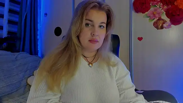 CoraSwon online show from November 2025 10:08:02 PM