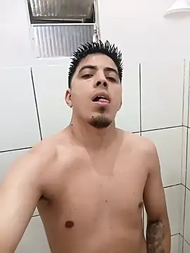 Snapshot of Fiel77 chatting on November 2025 12:43:02 AM Fiel77 online show from November 2025 12:43:02 AM