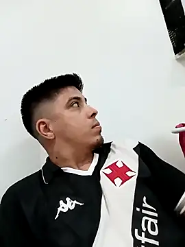 Snapshot of Fiel77 chatting on December 2025 09:43:02 PM Fiel77 online show from December 2025 09:43:02 PM