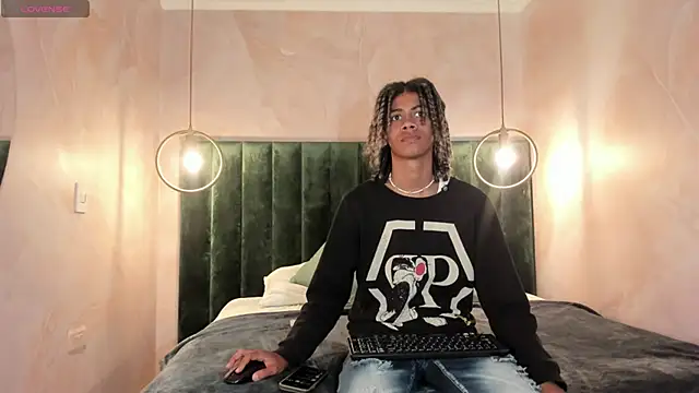 Maxim-Walker online show from January 2025 03:26:02 AM