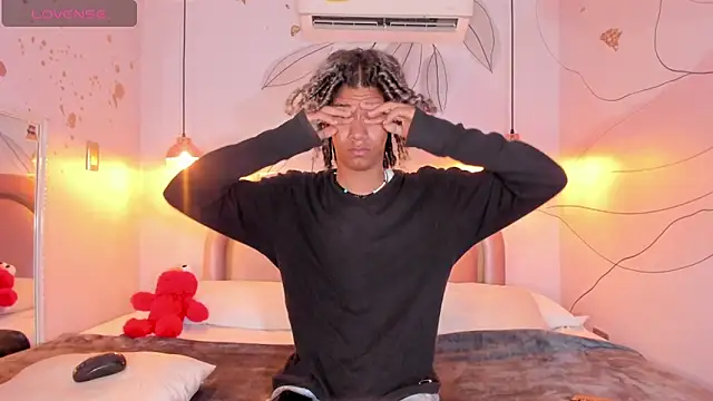 Maxim-Walker online show from February 2025 03:09:01 AM