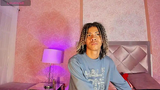 Maxim-Walker online show from February 2025 03:04:02 AM