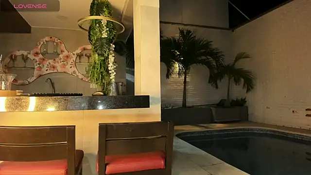 Maxim-Walker online show from October 2025 07:00:02 AM