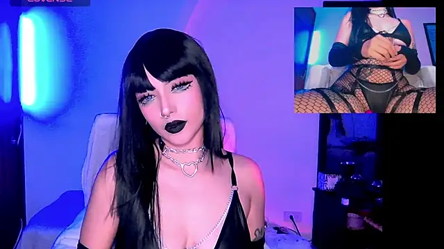 HollyDominic online show from February 2025 05:04:02 PM