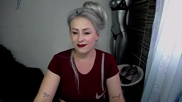 Emma Rizzoo online show from May 2026 07:55:02 PM