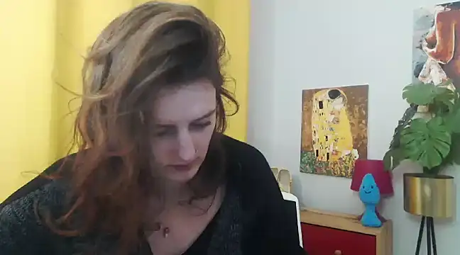 Snapshot of juicyNadine chatting on December 2024 09:28:01 AM juicyNadine online show from December 2024 09:28:01 AM