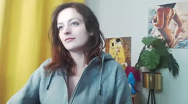 Snapshot of juicyNadine chatting on December 2024 06:14:02 AM juicyNadine online show from December 2024 06:14:02 AM