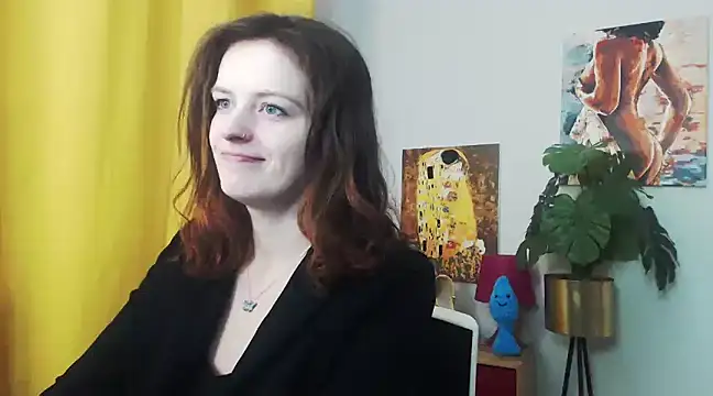 Snapshot of juicyNadine chatting on December 2024 06:24:02 AM juicyNadine online show from December 2024 06:24:02 AM